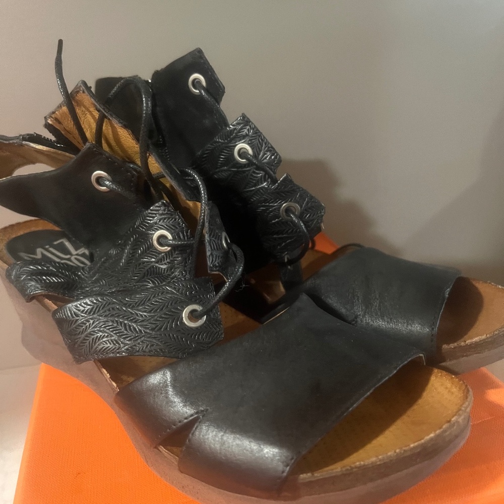 Miz Mooz sandals women’s 41 new